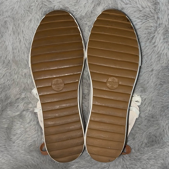 Victoria Berlin High-top Platform Chucks - Picture 10 of 11